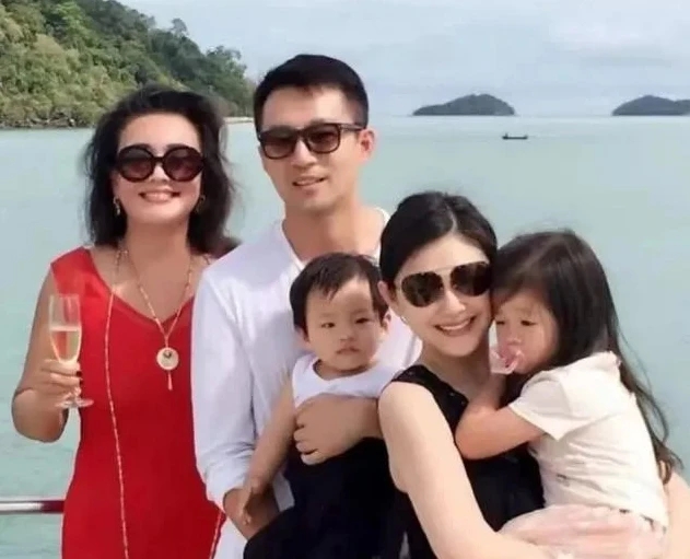 我支持具俊晔做父亲,也不介意孙子改姓,说血缘关系改不了