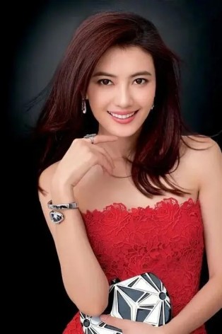 撞后8个月未修,美国“杜鲁门”号航母“遮伤”迎庆典被嘲讽