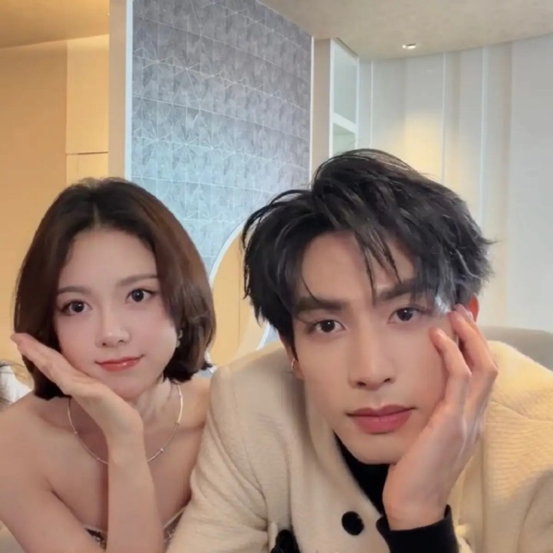 梁丹妮参加人艺离退休团拜会！71岁现场翻跟头，活力满满似50岁